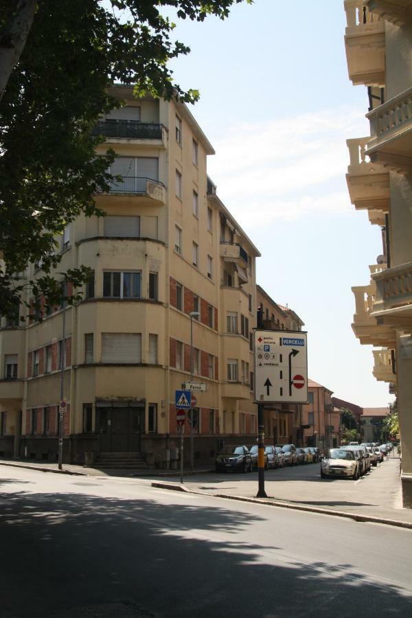 Davide & Mary Friendly House Apartment Novara Exterior foto